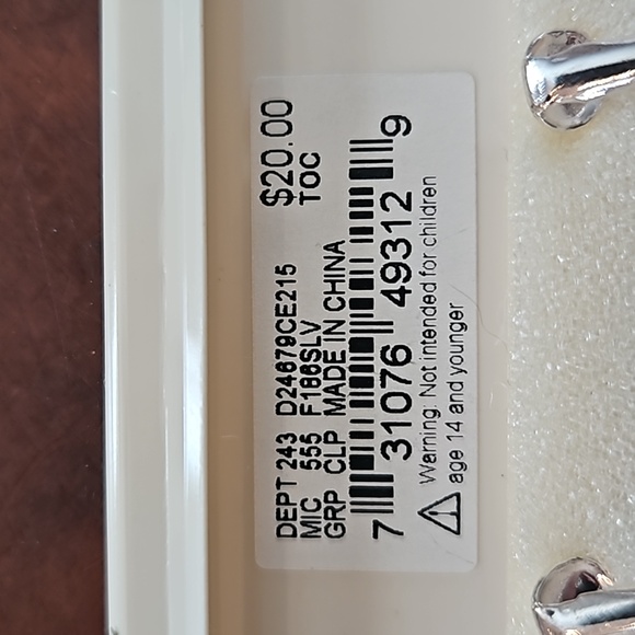 2 Pair Earrings!! Dillard's CLIP earrings and unmarked CLIP earrings - Picture 3 of 6